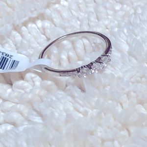 925 Silver Cubic Zirconia ring; size 8